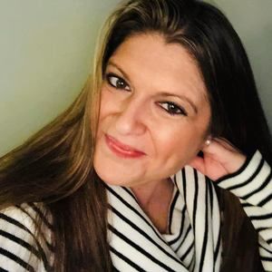 Meet your Posher, Elise